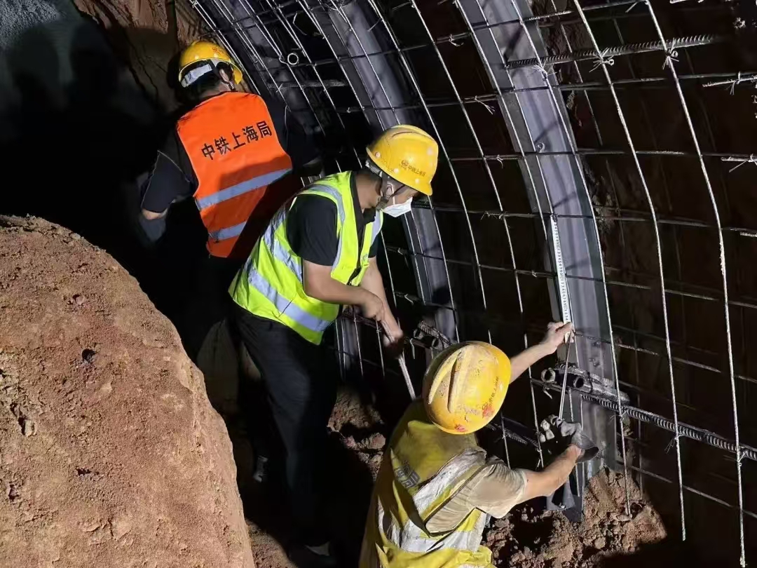 /ueditor/image/20240826/1724669007996193/466ff0e11ba279185656b7ad3f4efad3.jpg 引汉济渭二期工程北干线最深竖井低压洞顺利贯通2.jpg
